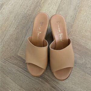 Donna Trend made in Italy  nude colored leather wedges size 37